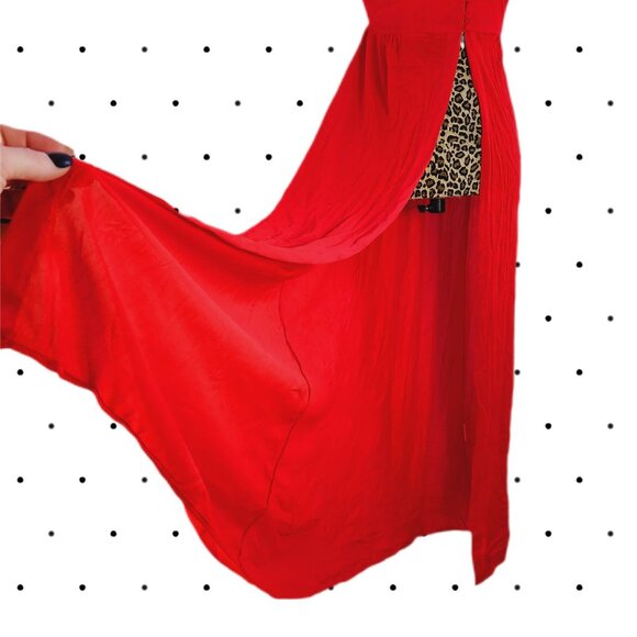 Red vintage button up nightgown with lace back - Picture 5 of 7